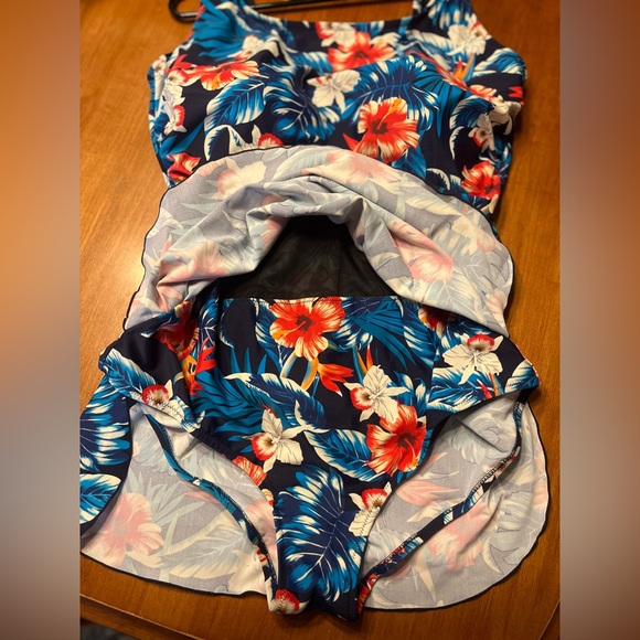 Mastectomy One Piece - Picture 7 of 10